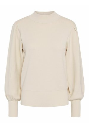 Beige strikkegenser med høy krage, avrundede skuldre og pufferm; ribbede mansjetter og kant; myk tekstur, enkel design.