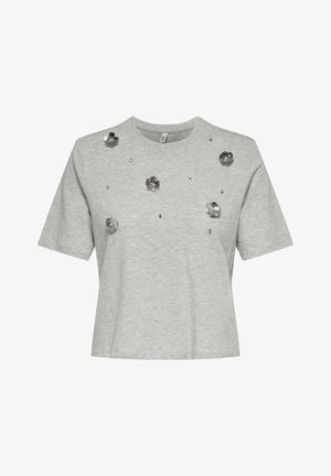 Szara koszulka z krótkim rękawem z miękkiego materiału, ozdobiona haftami w kształcie kwiatów i rozsypanymi cyrkoniami z przodu.