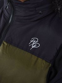 Non selezionato, kaki