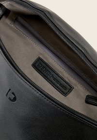 TOM TAILOR DENIM Mena - Keresztpántos táska - black