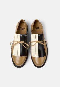 Camper Stringate - brown