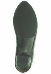 Schwarze Gummisohle mit strukturiertem Oberflächen und abgerundeten Kanten. Hat einen leichten Absatz und ein geformtes Fußbett für Komfort.