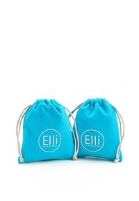 Două pungi turcoaz cu snur, fabricate dintr-un material moale, cu text alb brodat: „Elli by Julie & Grace.” Formă rotunjită, textură netedă.