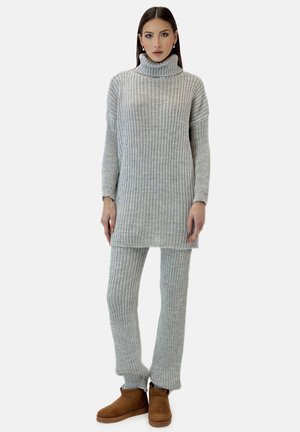 SET - Sweter