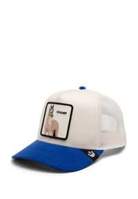 Weißer Mesh-Truckerhut mit blauem Wildlederb rim, ausgestattet mit einem rechteckigen Patch, das eine Pferdeillustration und den Text "CHAMP" in Schwarz zeigt.