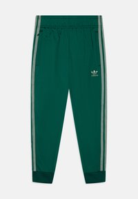 Unselected, collegiate green