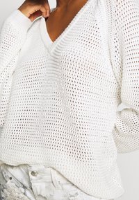 Kaffe Maglione - white
