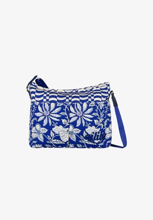 Borsa a tracolla blu e bianca con motivo floreale, bordo superiore a righe e tracolla blu regolabile, materiale in tessuto, forma rettangolare.