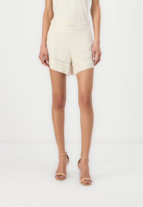 Shorts - almond beige