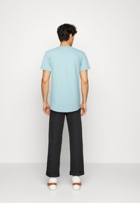 Lee SHAPED TEE - T-shirt básica - ice blue