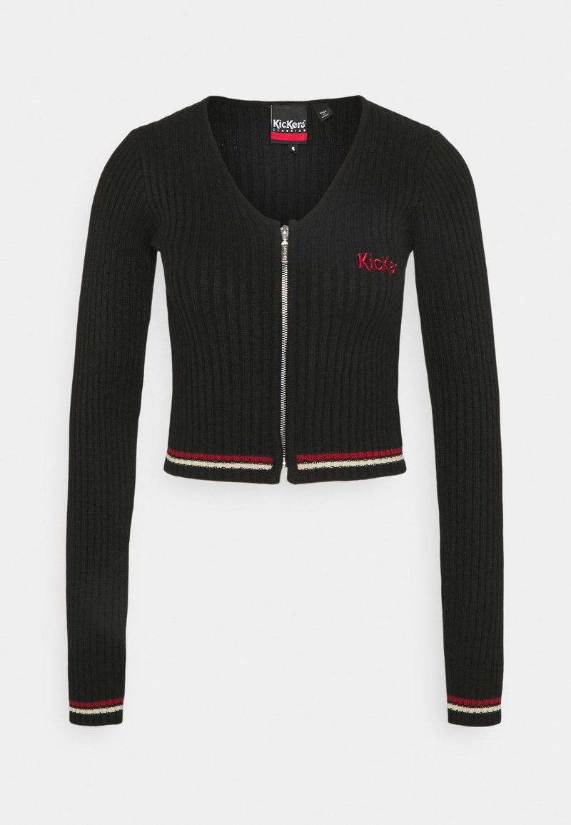 Cardigan noir côtelé à manches longues avec fermeture éclair avant, bordures rouges et blanches aux poignets et à l'ourlet, et logo rouge « Kickers » sur le côté gauche de la poitrine.