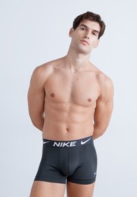 Nike Underwear TRUNK 3 PACK - Chiloți boxer - green frost/antrhacite/hyper royal