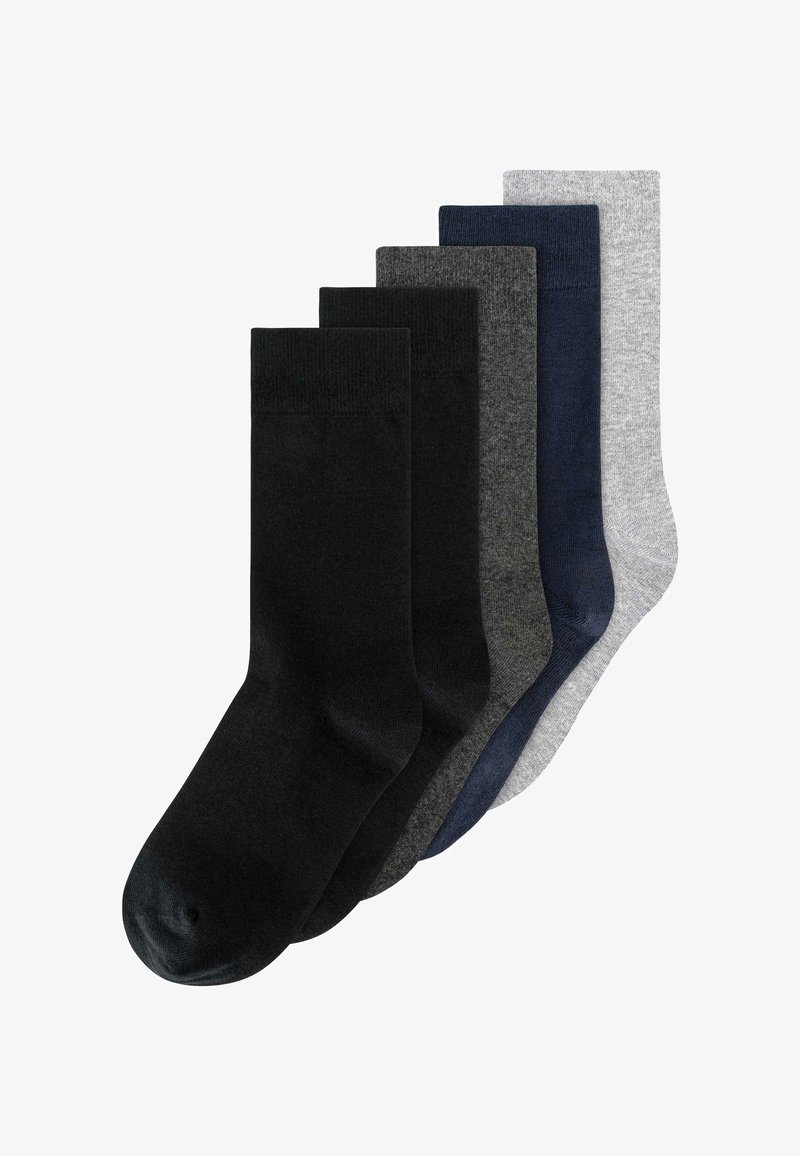 Fünf Paar einfarbige Sneakersocken in Schwarz, Dunkelgrau, Marineblau und Hellgrau, von links nach rechts überlappend angeordnet.