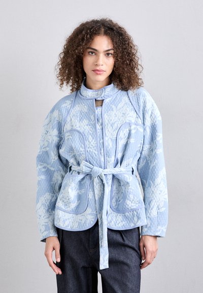 MUNTHE SAHNELY - Kevyt takki - light blue