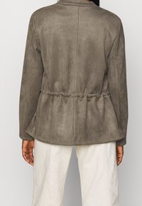 Vero Moda Giacca leggera - grey