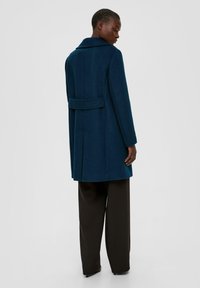 s.Oliver BLACK LABEL Cappotto corto - dunkles türkis