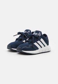 adidas Originals SWIFT RUN UNISEX - Sneakers - collegiate navy/footwear white/core black