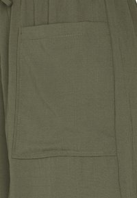 Vero Moda Šortky - dark green
