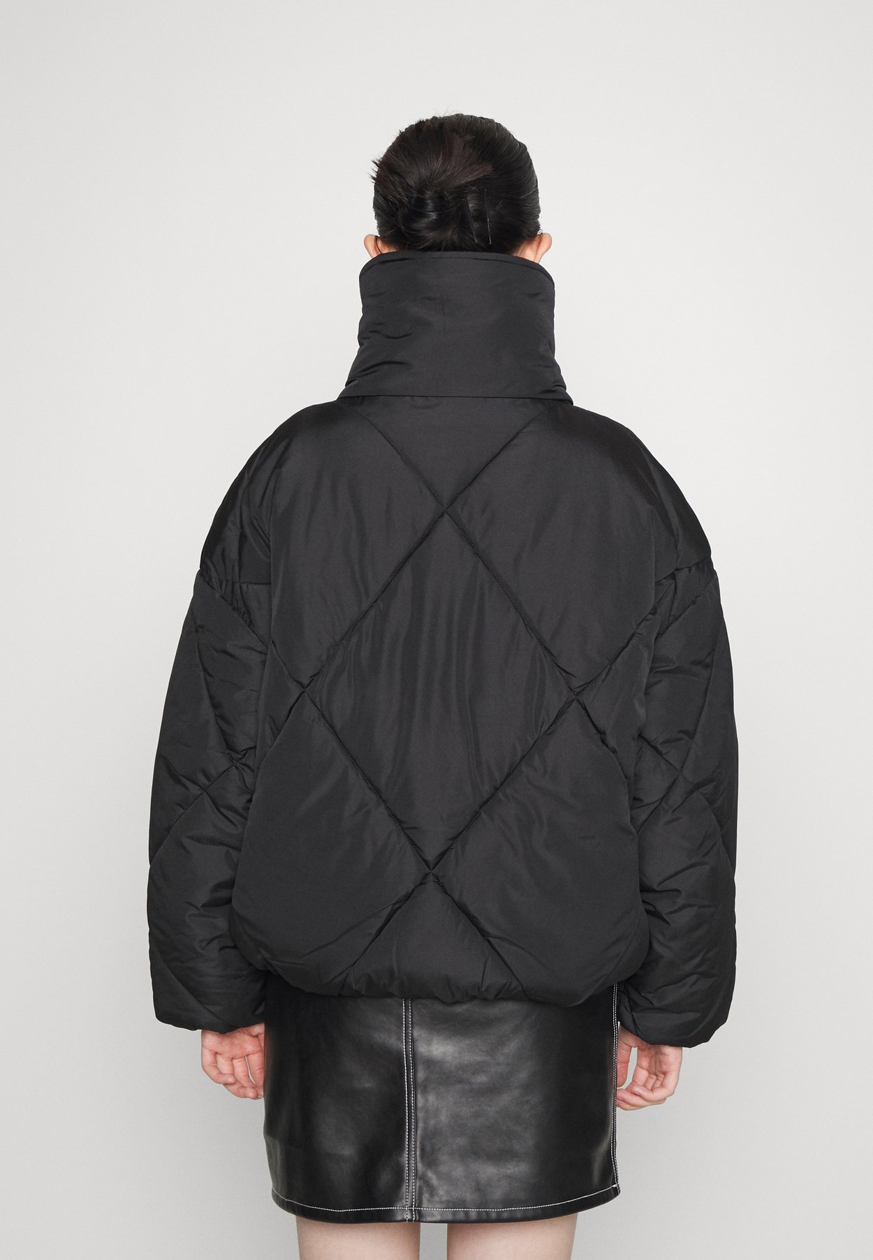 ONLTAMARA SHORT QUILTED JACKET 