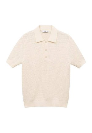 Polo en tricot à manches courtes de couleur crème, présentant un motif texturé, un plastron à trois boutons et des détails en côtes au col et à l'ourlet.
