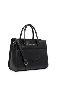 Borsa a tracolla in pelle nera con design strutturato, doppi manici superiori, tracolla removibile e accentuazione del logo dorato. Finitura testurizzata con dettagli angolari.