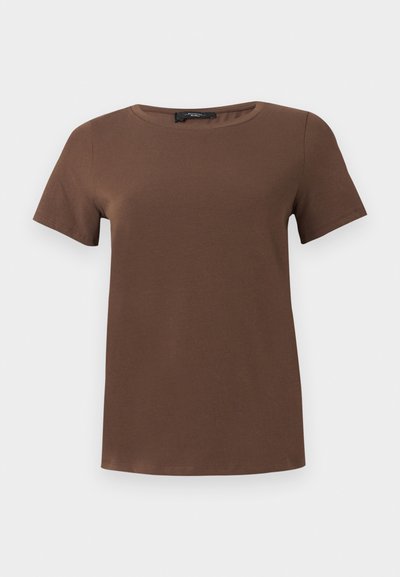 Απλό καφέ κοντομάνικο T-shirt με στρογγυλή λαιμόκοψη και ευθεία τελείωμα, απεικονισμένο σε λευκό επίπεδο φόντο.