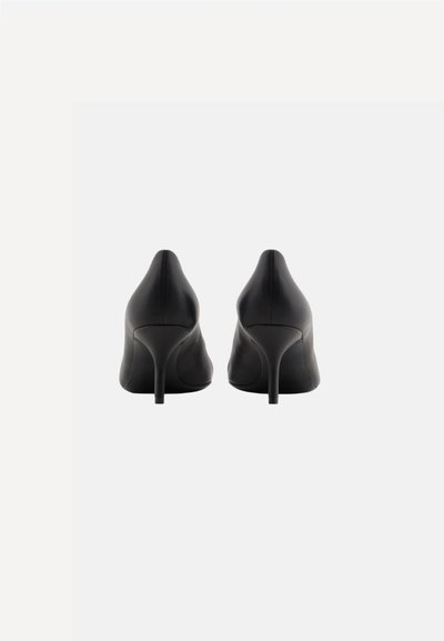 Scarpe nere in pelle con tacco alto, punta affusolata, design elegante e sottile tacco a stiletto; superficie liscia senza motivi visibili.