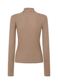 Top de manga larga con cuello alto en rayas marrones y crema, textura acanalada, diseño ajustado con un cuello alto y puños sin costuras.