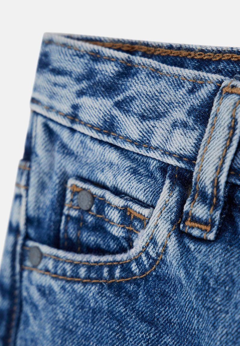 Acquista Les Deux Pantaloncini lino su