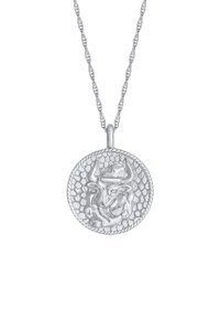 Collana in argento con ciondolo circolare caratterizzato da un design di toro texture e una catena intrecciata. Il ciondolo ha una finitura lucida.