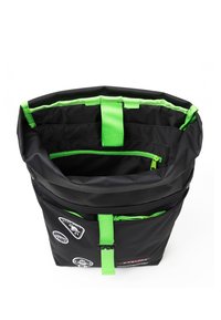 Eastpak UP ROLL - Rugzak - gb patches
