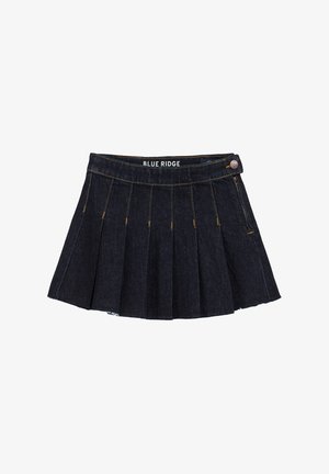 Fustă din denim închis, cu pliseuri, închidere cu buton și fermoar pe o parte și cusături galbene în contrast. Eticheta spune "BLUE RIDGE."