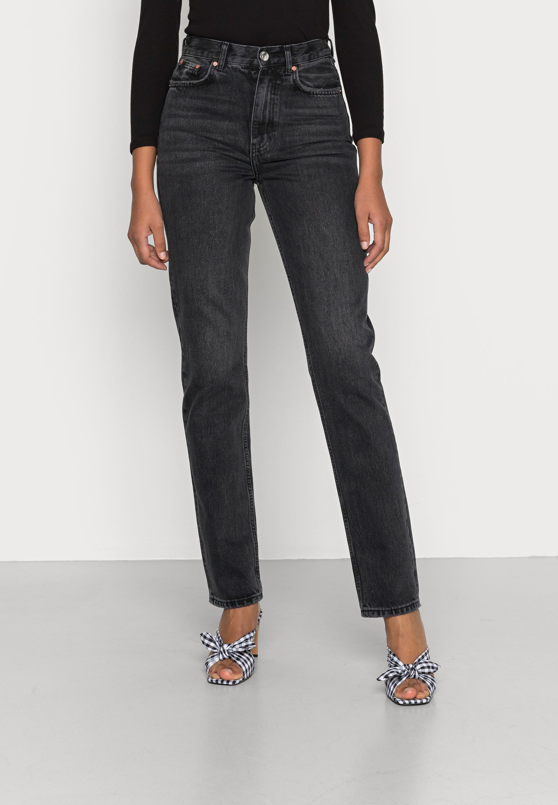 Straight leg jeans - washed black 