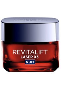 Bocal en verre rouge avec un couvercle argenté, étiqueté "REVITALIFT LASER X3 NUIT" en texte blanc et bleu. Surface lisse, épaules carrées.
