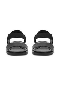 Czarne sandały o eleganckim designie z szerokimi paskami. Cholewka wykonana jest z gładkiej tkaniny, a podeszwa ma minimalistyczny profil.