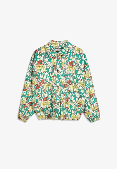 Veste pour enfants à manches longues avec fermeture à boutons, présentant un motif floral et de feuilles jaune, rouge et vert sur fond blanc.