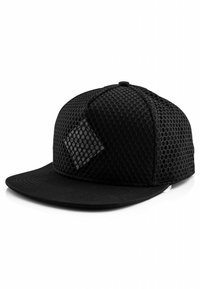 Cappello nero con design in rete e pannello frontale solido. La visiera è piatta e il tessuto ha una finitura opaca con un dettaglio a forma di diamante.