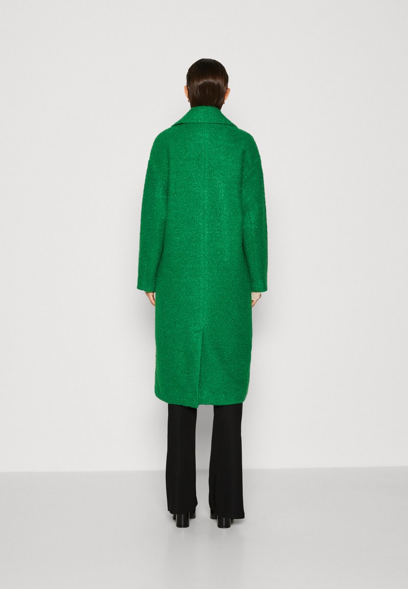 ONLY ONLVALERIA PIPER COAT - Klassischer Mantel - green bee/grün 