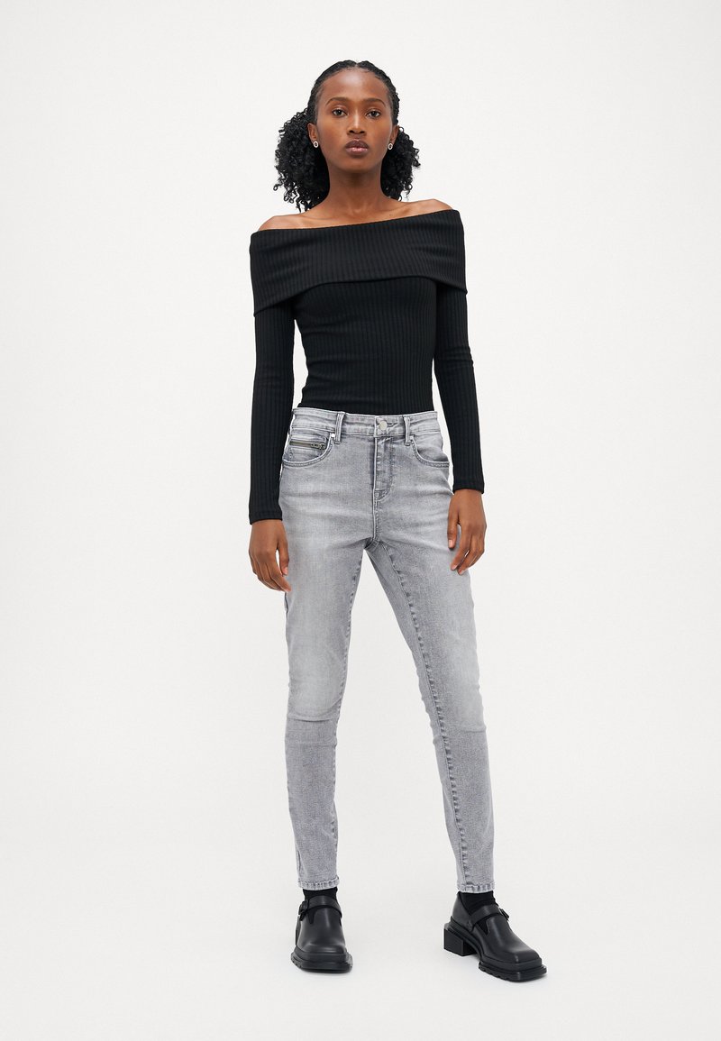 ONLY Petite ONLWAUW MID ZIP YOKE PUSH UP Jeans Skinny Fit grey