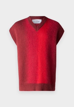 Suéter curto de manga curta vermelho com decote em V. Textura suave com um gradiente de vermelho escuro para claro. Design minimalista, sem hardware visível.