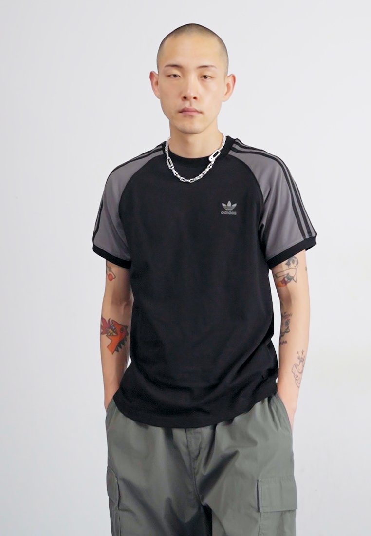残り1点♡adidas originals 黒Tシャツ L s-l400.jpg