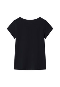 Juodas trumpomis rankovėmis marškinėliai su plačia apvalia iškirpte, pagaminti iš lygaus medvilnės audinio, pasižymintys laisvu kirpimu ir be akivaizdžių raštų.