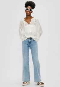 QS LOCKER GESCHNITTENE MIT LOCHSTICKEREI - Bluse - ecru