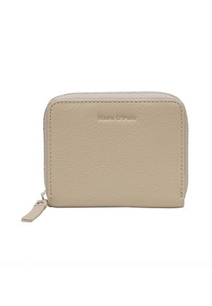 Beige, gestructureerde leren portemonnee met een ritssluiting rondom en een reliëf "Marc O'Polo"-logo op de voorkant.