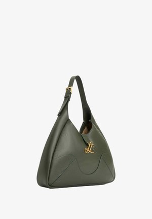 Borsa a tracolla in pelle verde scuro, con una singola tracolla regolabile e una chiusura decorativa dorata a forma di "L" sulla parte anteriore.