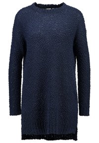 Pull texturé en maille bleu marine à manches longues, col rond et ourlet légèrement plus long à l'arrière.