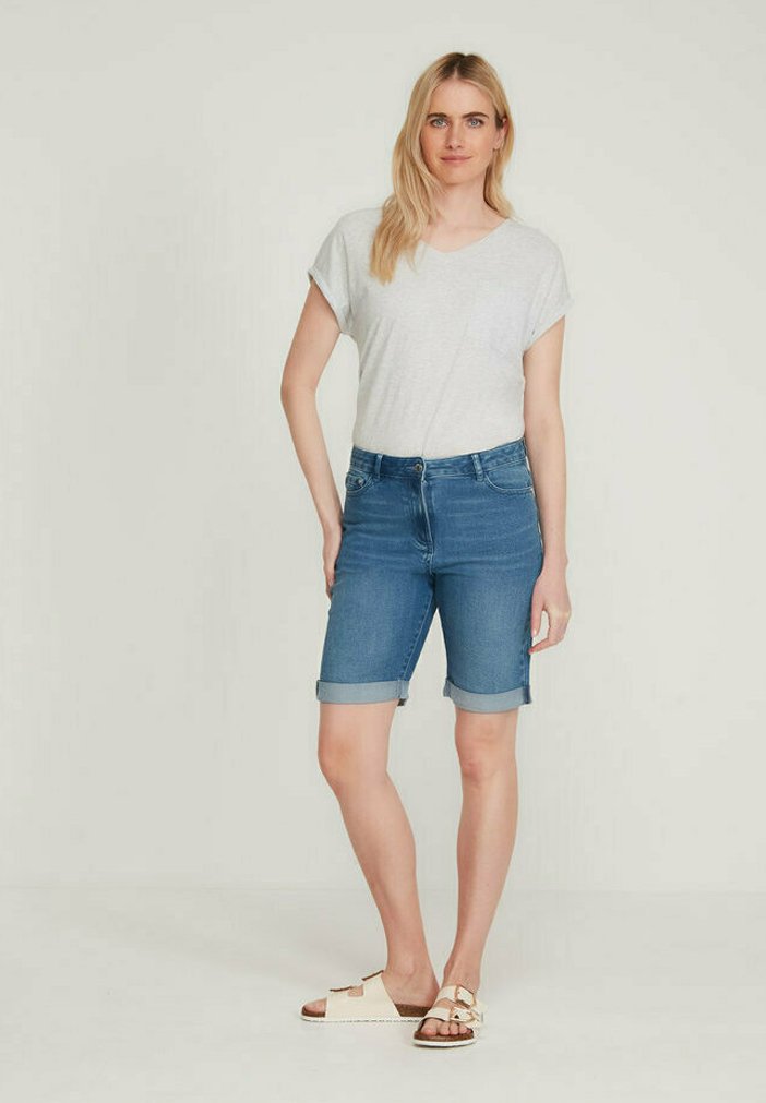 M\u0026Co DENIM - Denim shorts - mid wash 