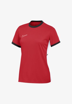 T-shirt de sport rouge à manches courtes avec col et finitions des manches noirs, panneaux latéraux blancs et logo Nike blanc sur le haut de la poitrine.