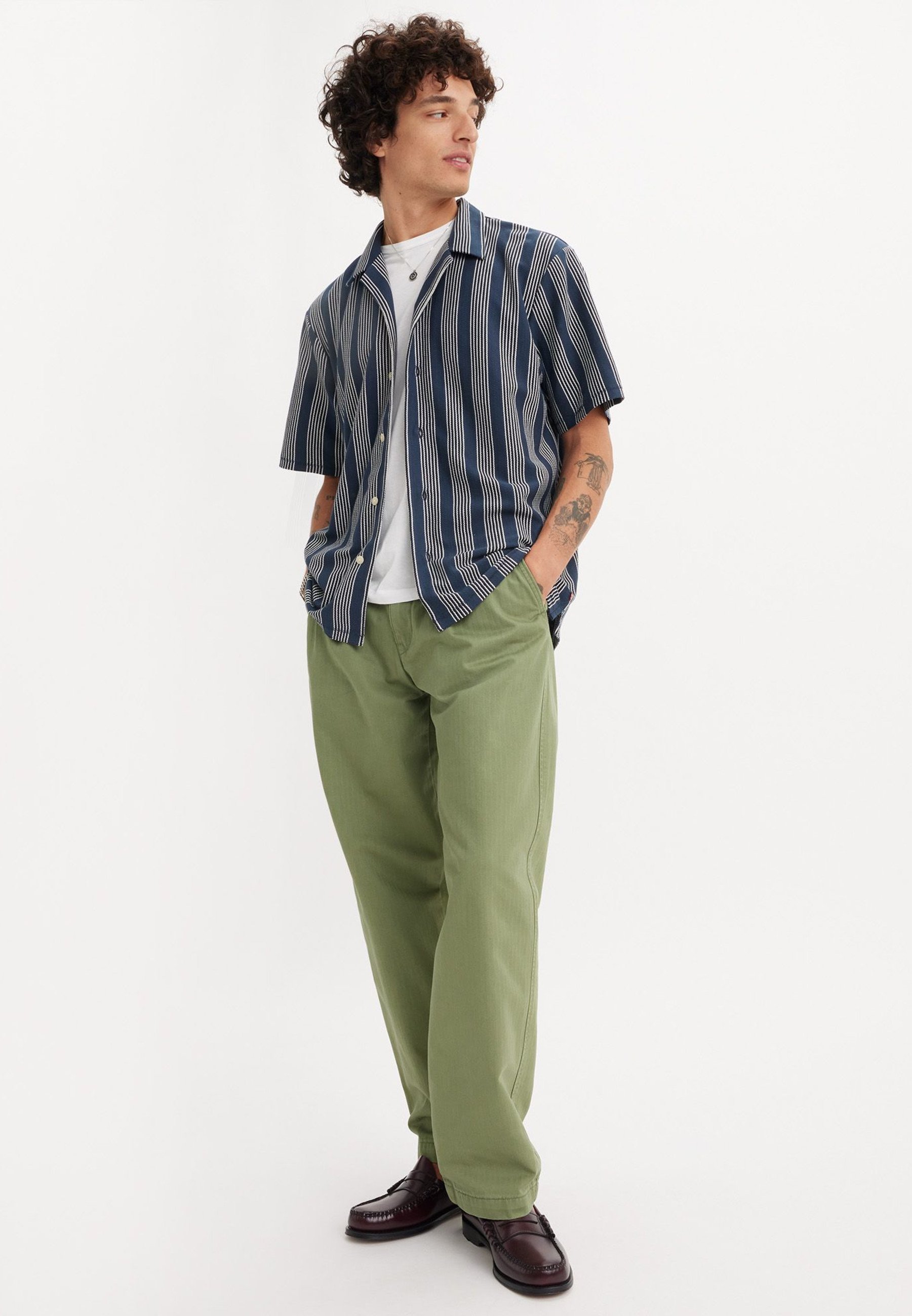 新品未使用　HYEON clover pants Center Seam Front Slit Ankle Pant - Black – Clara Sunwoo