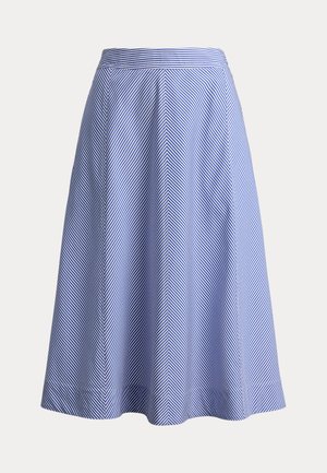 Μίντι φούστα με μπλε και λευκές ρίγες, διαγώνιες γραμμές που σχηματίζουν σχέδιο ψαροκόκκαλο και εφαρμοστό ζωνάκι στη μέση.